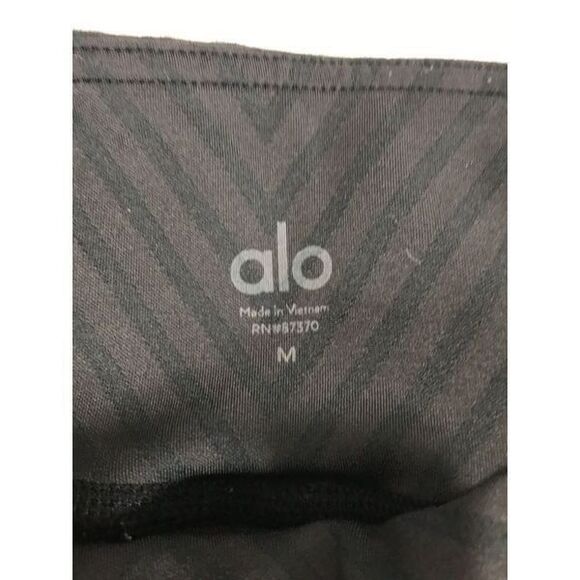 Alo Capri leggings size M….0601 - Picture 3 of 8